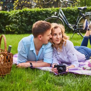 14 Awesome Date Ideas For Spring